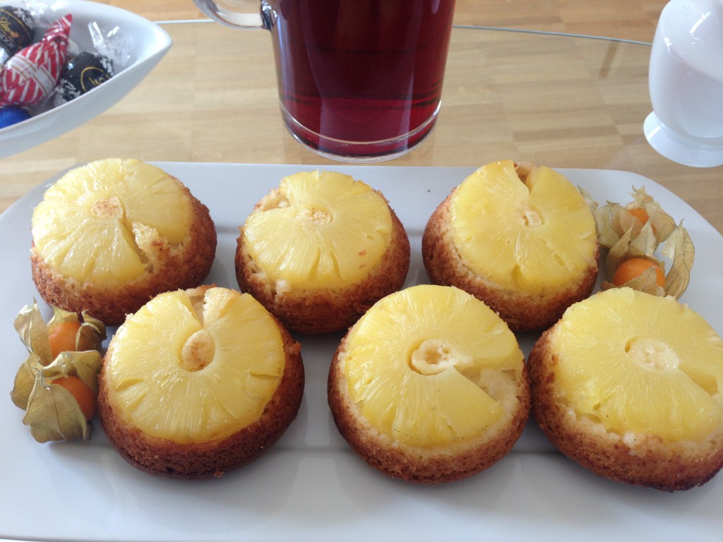 Mini pineapple upsie-down cake 2